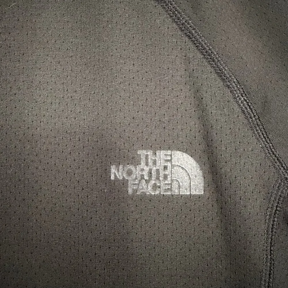 The North Face Men’s M 1/4 Zip Base Layer Black Lightweight Hiking Gorpcore